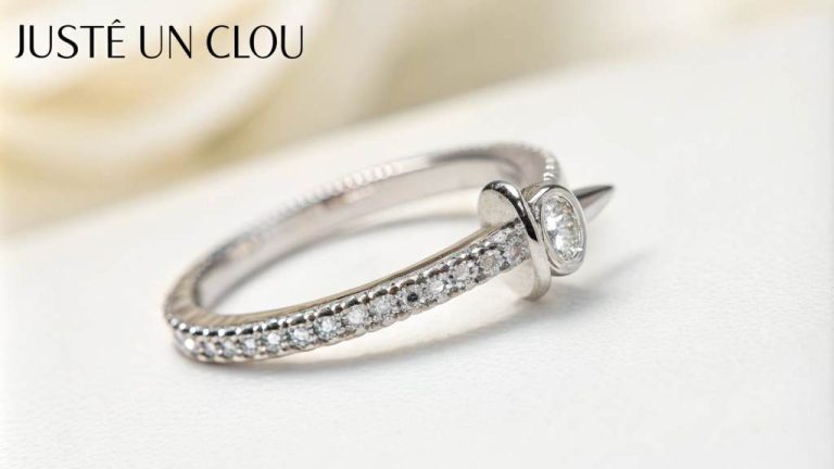 Juste un Clou Ring: Small vs. Regular – A Guide to Choosing the Perfect Size