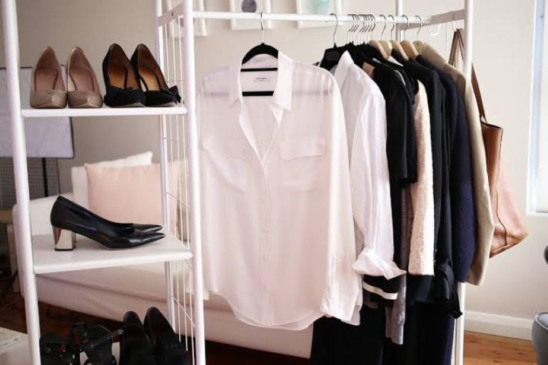 How to Build a Professional Office Wardrobe Without Overspending